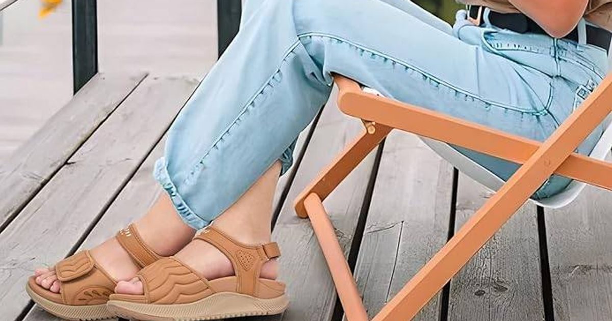 Shoppers love arch-support sandals designed to 'help reduce and prevent foot pain