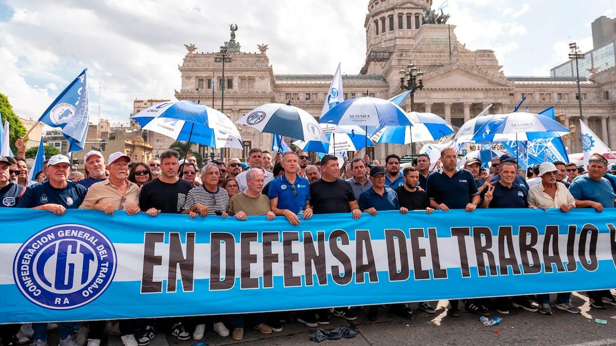 La CGT marchará hoy a la Plaza de Mayo por el Día del Trabajador, entre presiones internas y la amenaza de otro paro general