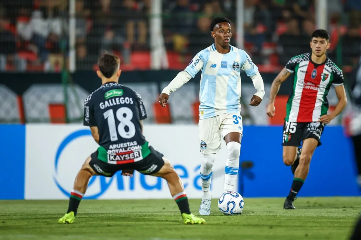 Grêmio perde três pênaltis e empata com o Palestino pela Sul-Americana