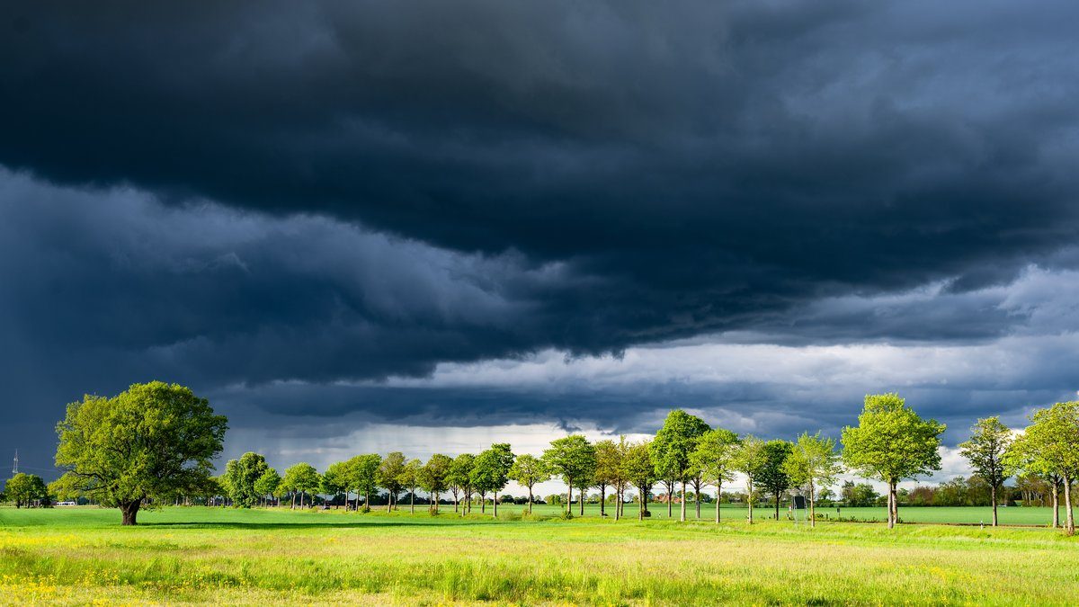 CARTE. Météo : 25 départements placés en vigilance jaune orages ce jeudi 30 avril dont huit en Occitanie, à quoi s’attendre avant le week-end du 1er mai ?