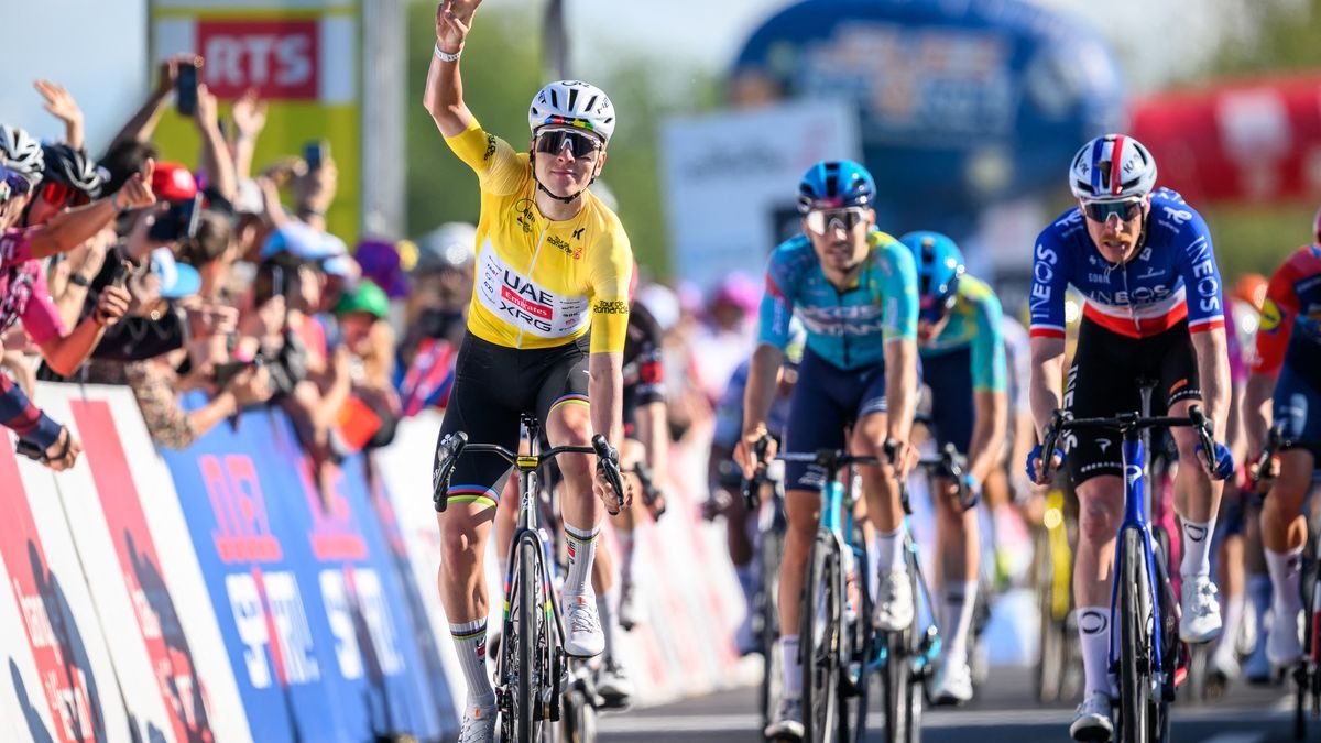 Cyclisme : Tadej Pogacar remporte au sprint la 2e étape du Tour de Romandie devant Dorian Godon et conforte son maillot de leader